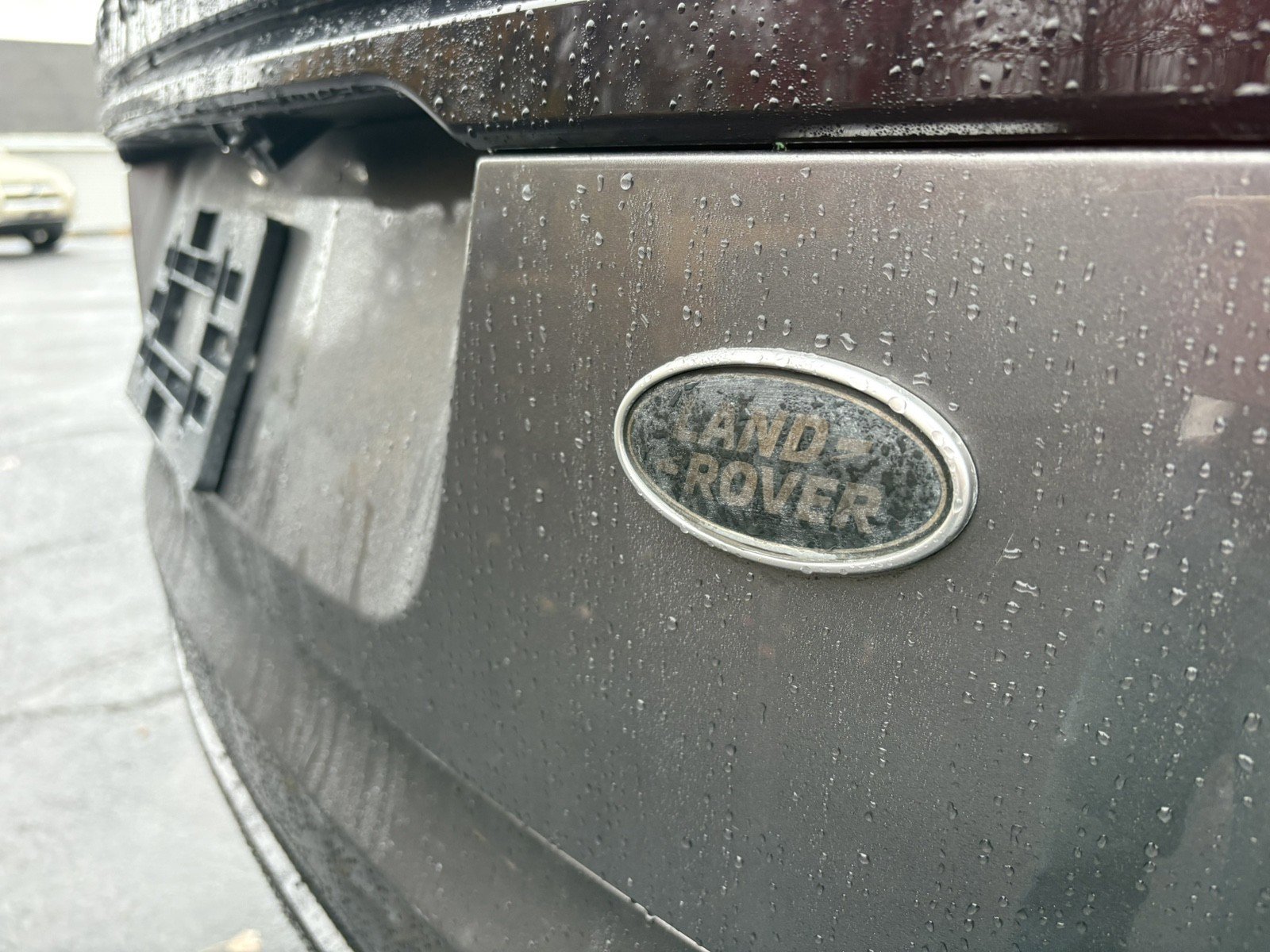 Used 2018 Land Rover Range Rover Velar R-Dynamic HSE image 12