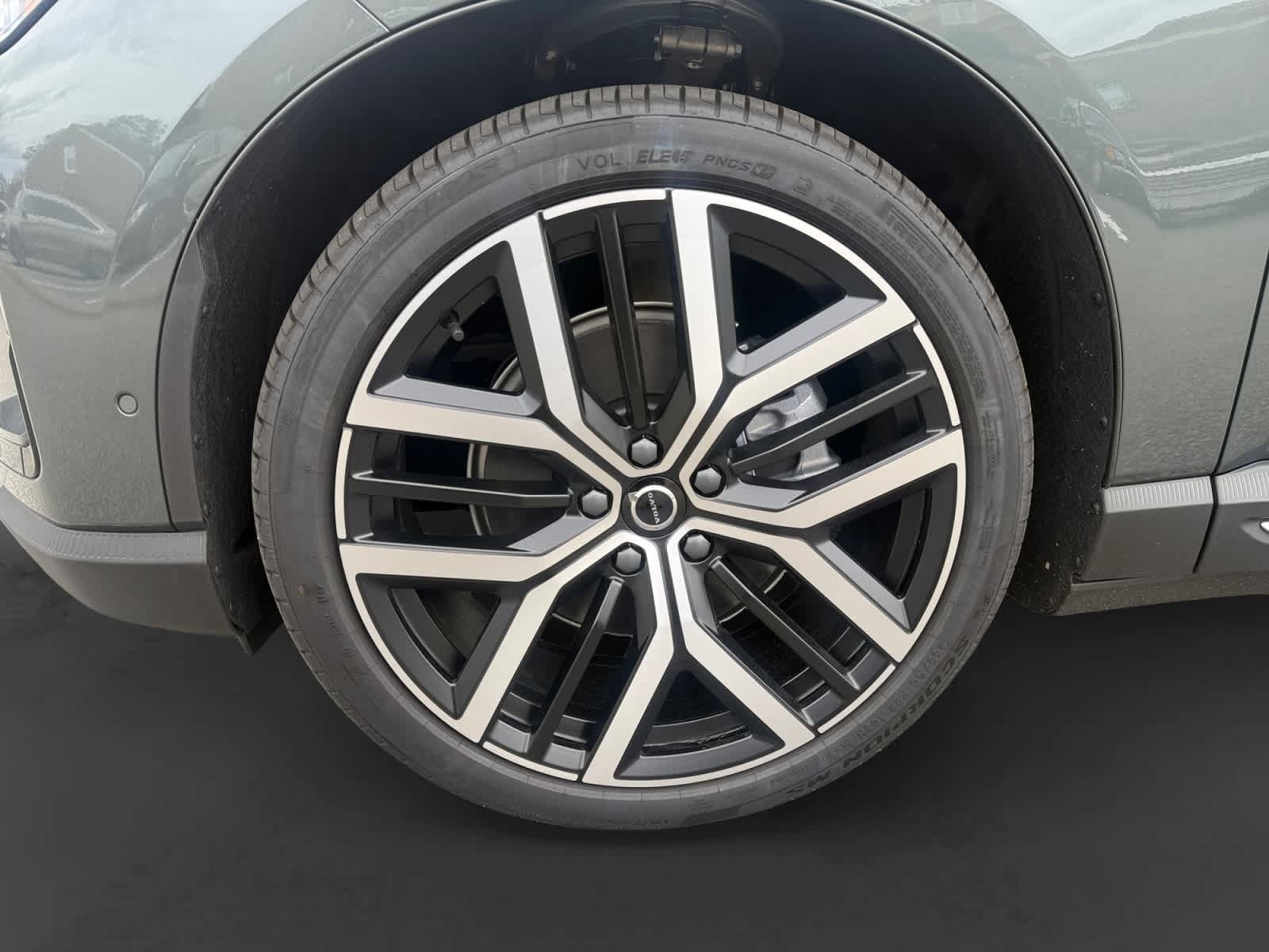 New 2027 Volvo EX60 Ultra AWD/4WD image 9