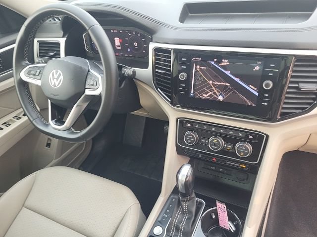 Used 2023 Volkswagen Atlas SEL AWD/4WD image 3