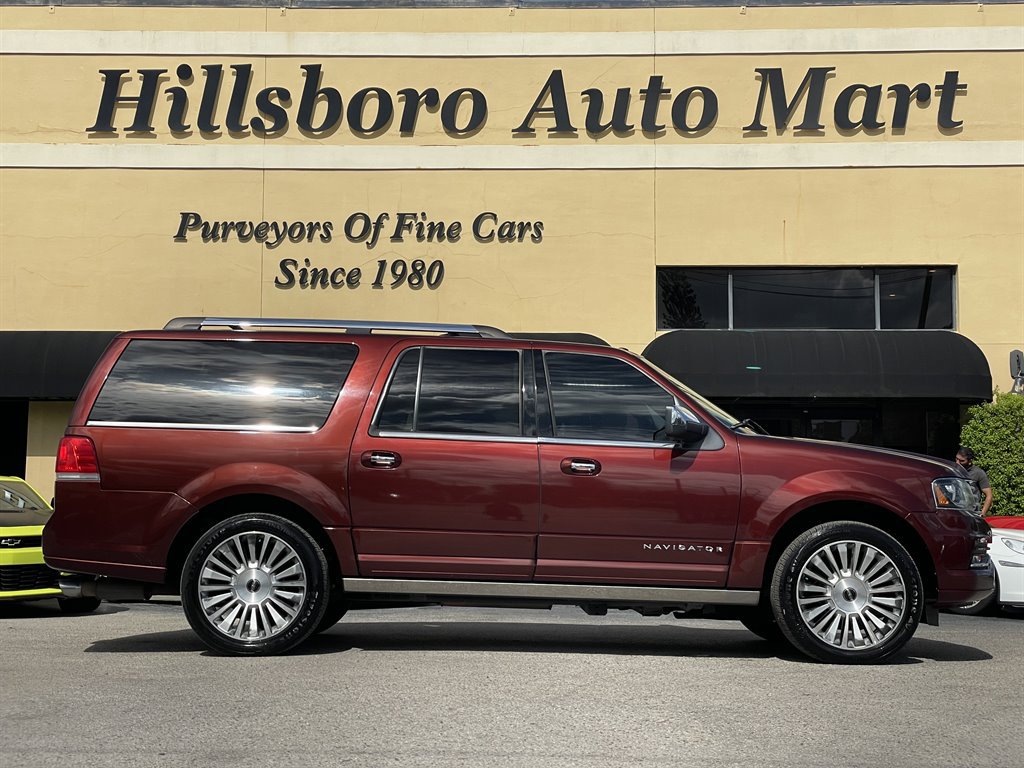 Used 2016 Lincoln Navigator L Reserve AWD/4WD image 5
