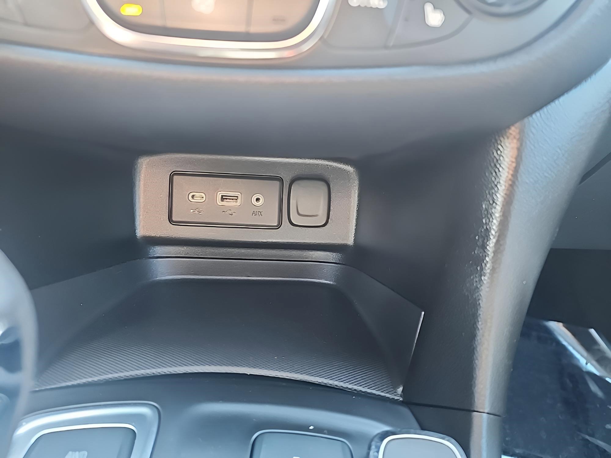 Used 2022 Chevrolet Equinox LT image 29