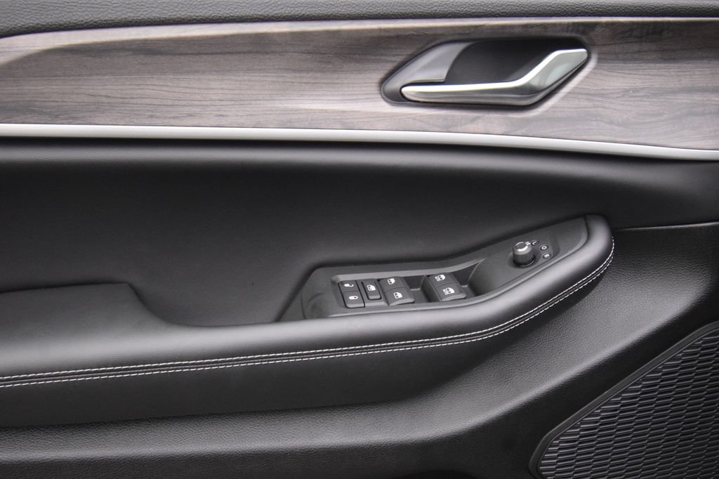New 2027 Jeep Grand Cherokee Altitude AWD/4WD image 31