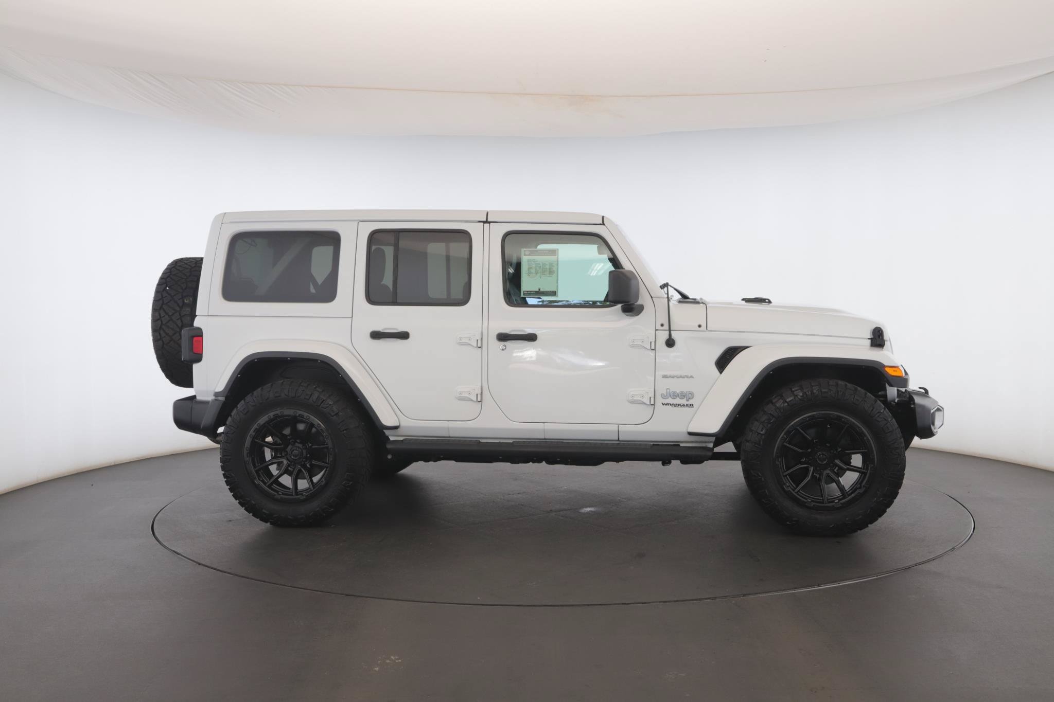 Used 2022 Jeep Wrangler Unlimited Sahara w/ Cold Weather Group AWD/4WD image 21