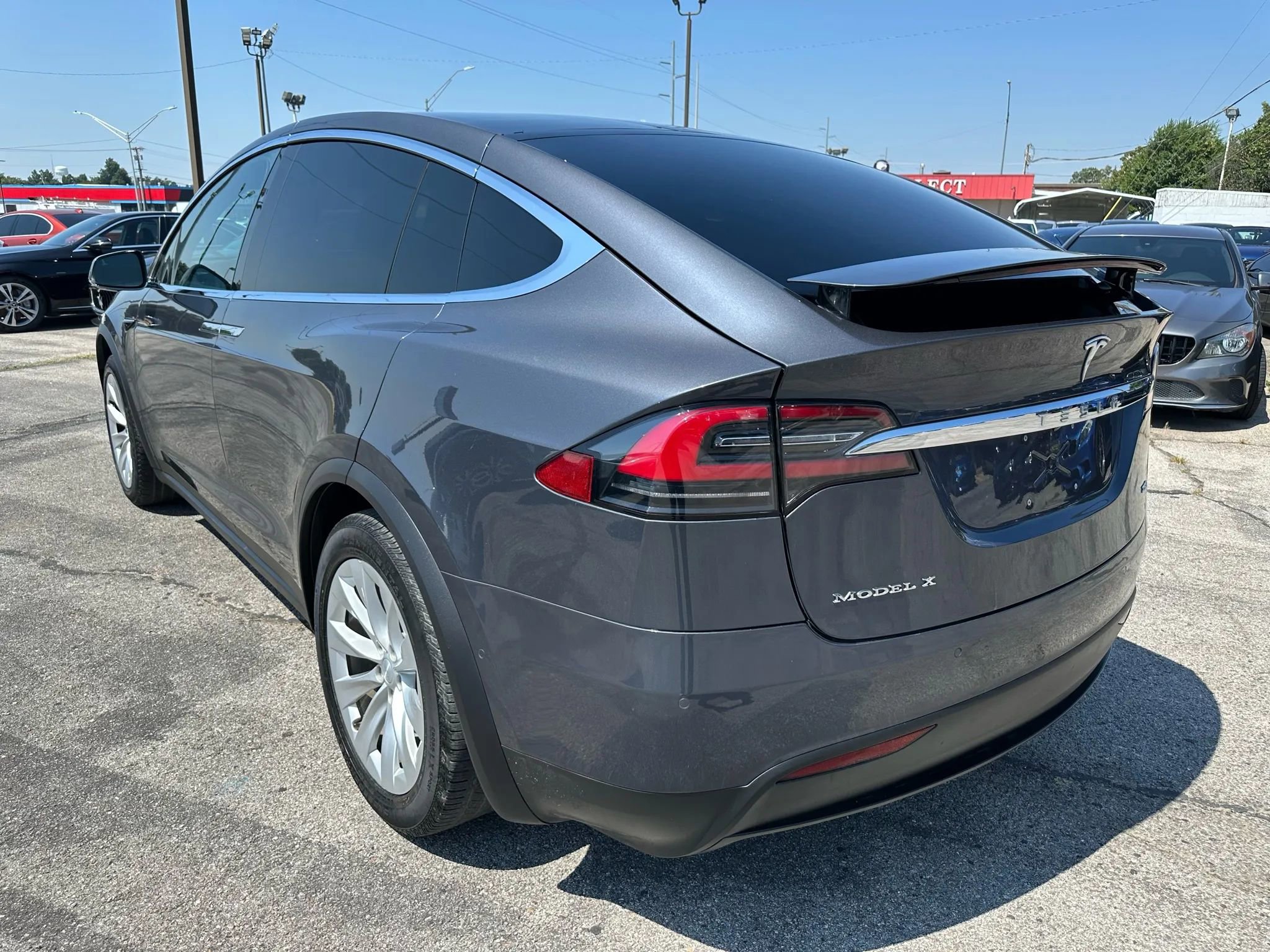 Used 2018 Tesla Model X 75D image 48