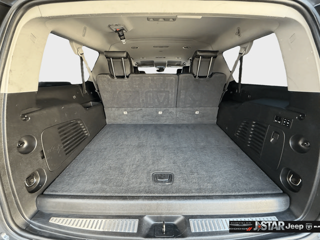 Used 2020 GMC Yukon XL Denali RWD image 28