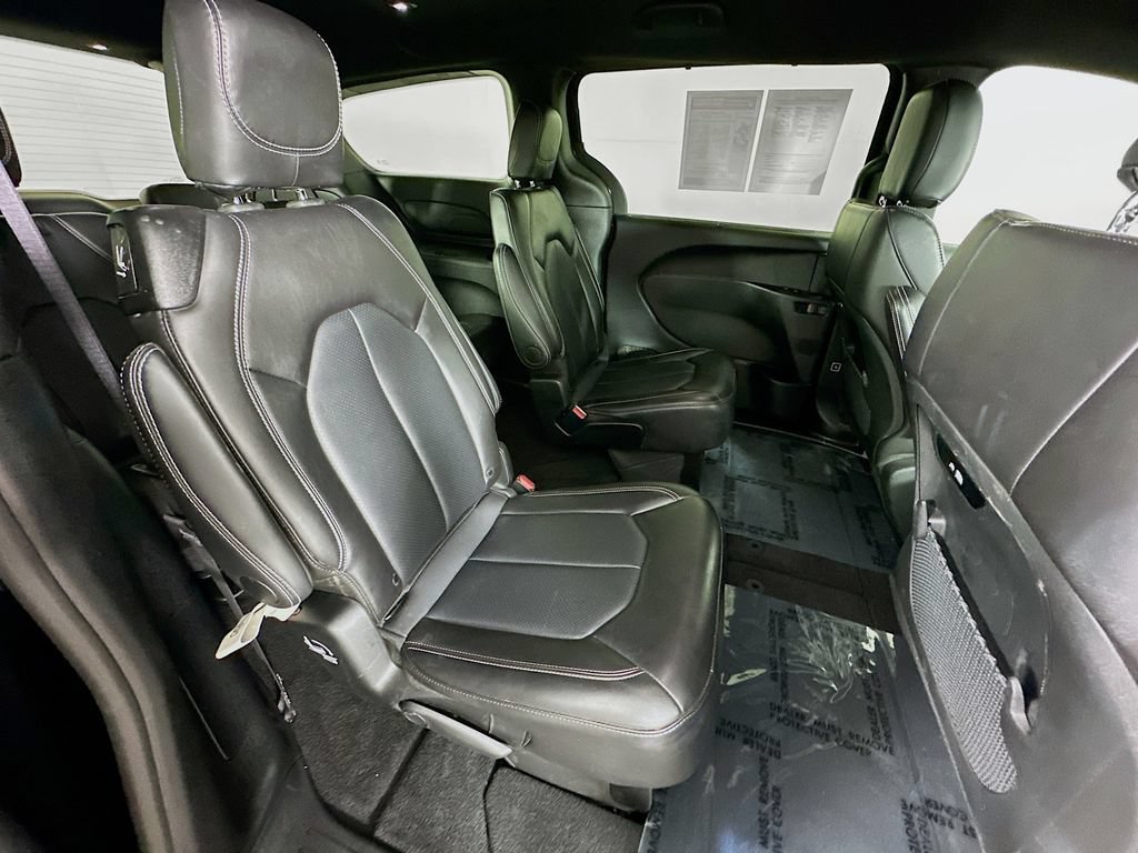 Used 2025 Chrysler Pacifica Select FWD image 35