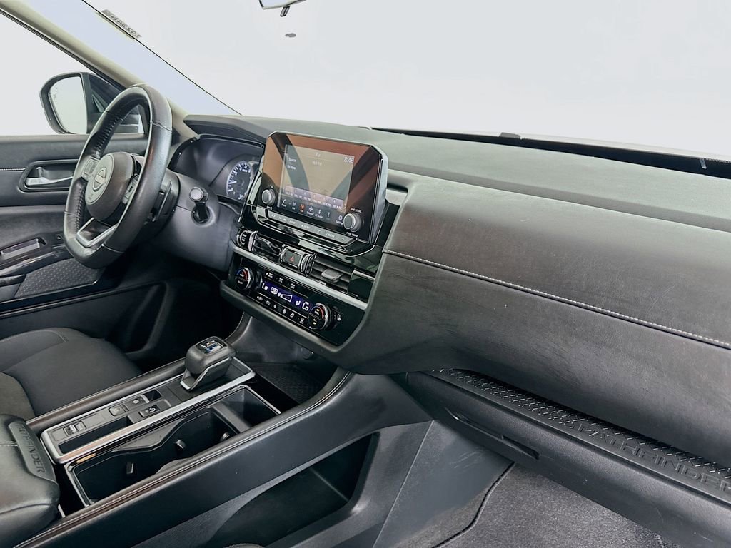 Used 2022 Nissan Pathfinder SV w/ SV Black Package image 30