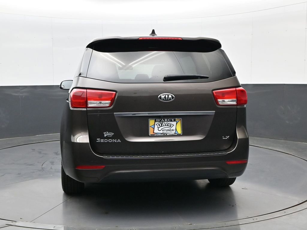 Used 2017 Kia Sedona LX image 6