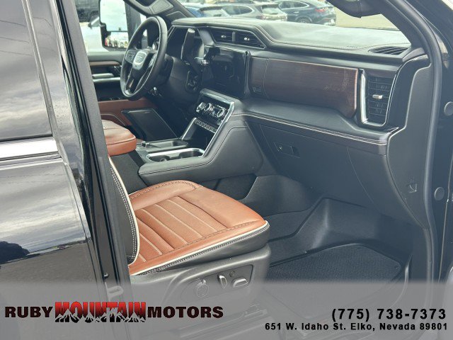 Used 2024 GMC Sierra 3500 Denali Ultimate image 27