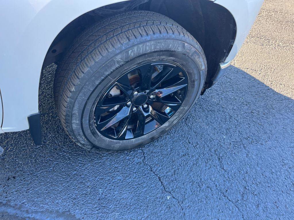 Used 2019 Chevrolet Silverado 1500 LTZ w/ LTZ Premium Package AWD/4WD image 33