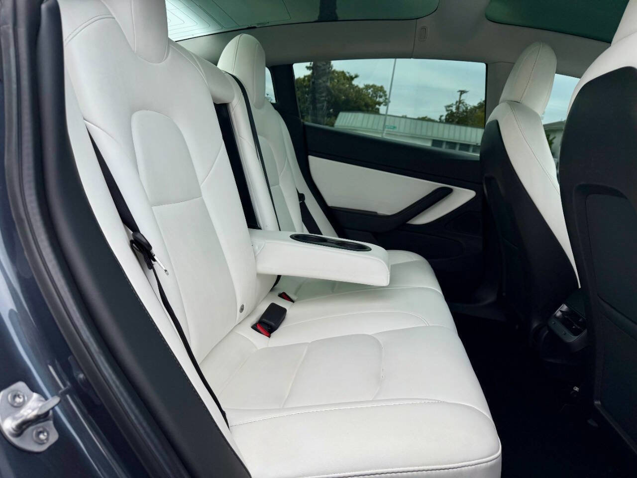 Used 2020 Tesla Model 3 Standard Range Plus image 14