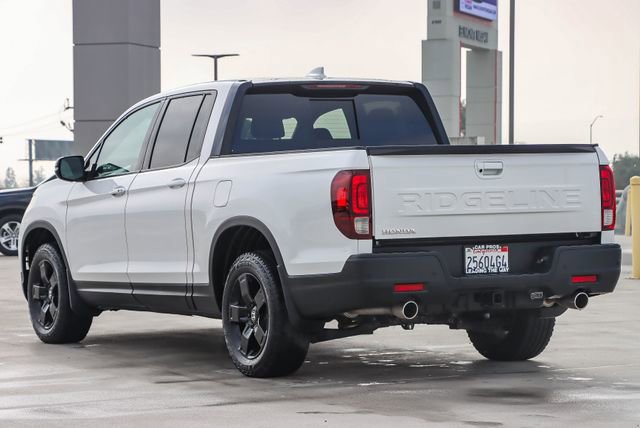 Used 2025 Honda Ridgeline Black Edition image 6