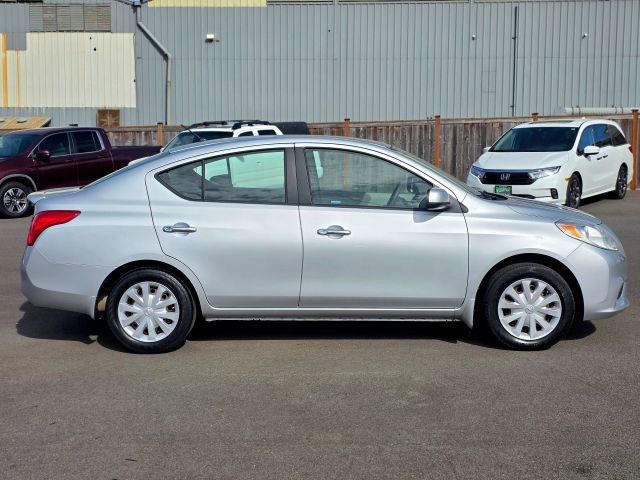 Used 2012 Nissan Versa SV image 8