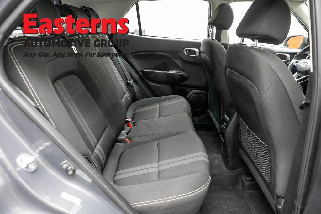 Used 2025 Hyundai Venue SEL FWD image 22