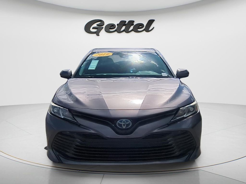 Used 2019 Toyota Camry LE image 16