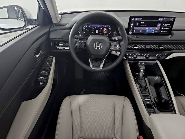 Used 2025 Honda Accord Touring image 11