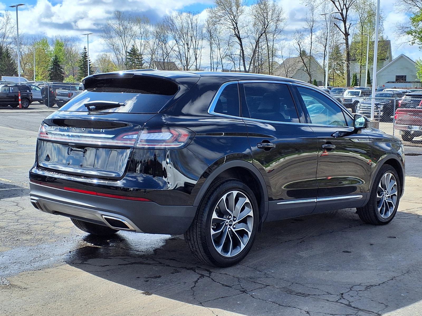 Used 2023 Lincoln Nautilus Reserve AWD/4WD image 4
