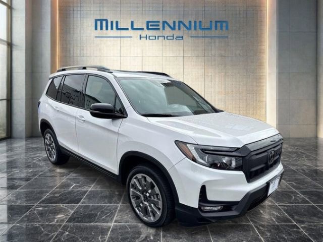 Used 2025 Honda Passport Black Edition image 23