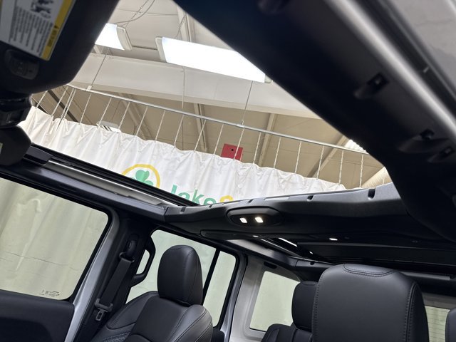 Used 2024 Jeep Wrangler High Altitude image 24