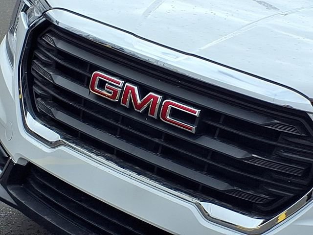 Used 2024 GMC Terrain SLE image 27