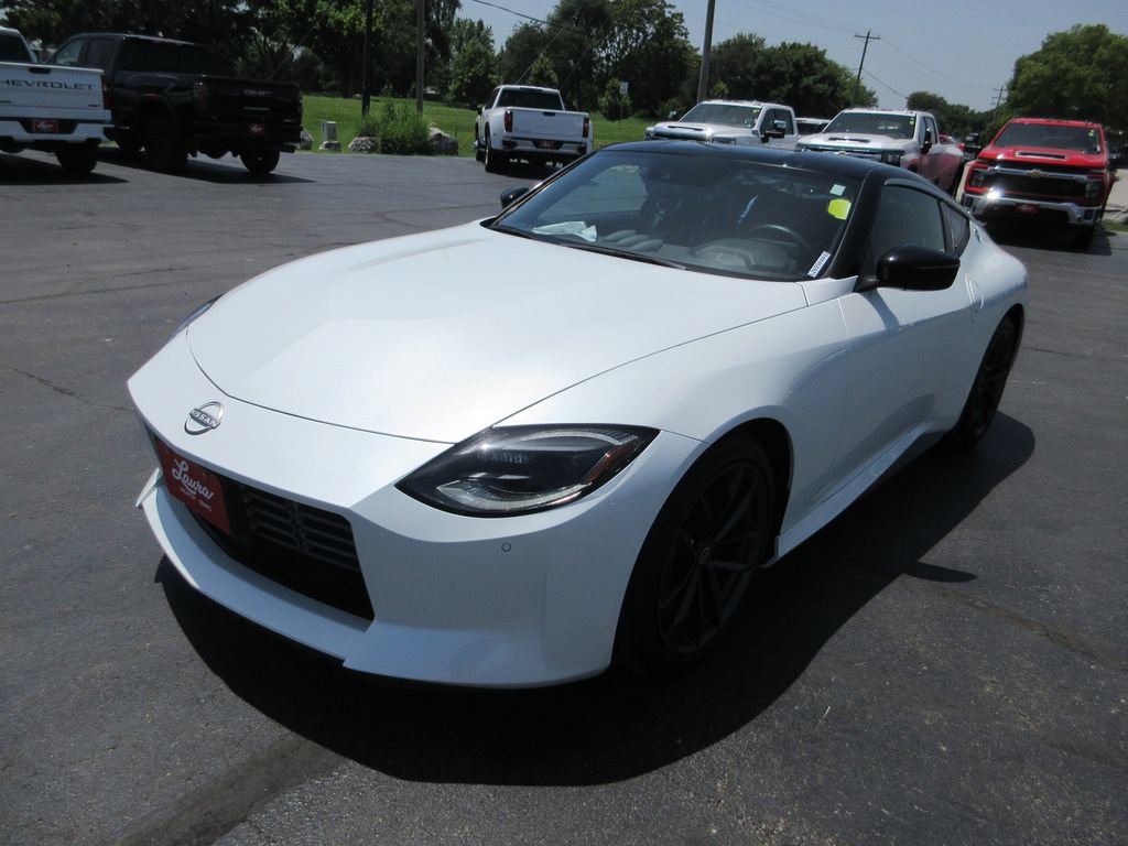 Used 2024 Nissan Z Performance w/ Floor Mat Package RWD image 10