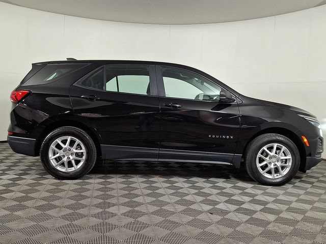 Used 2023 Chevrolet Equinox LS w/ Driver Confidence II Package AWD/4WD image 10
