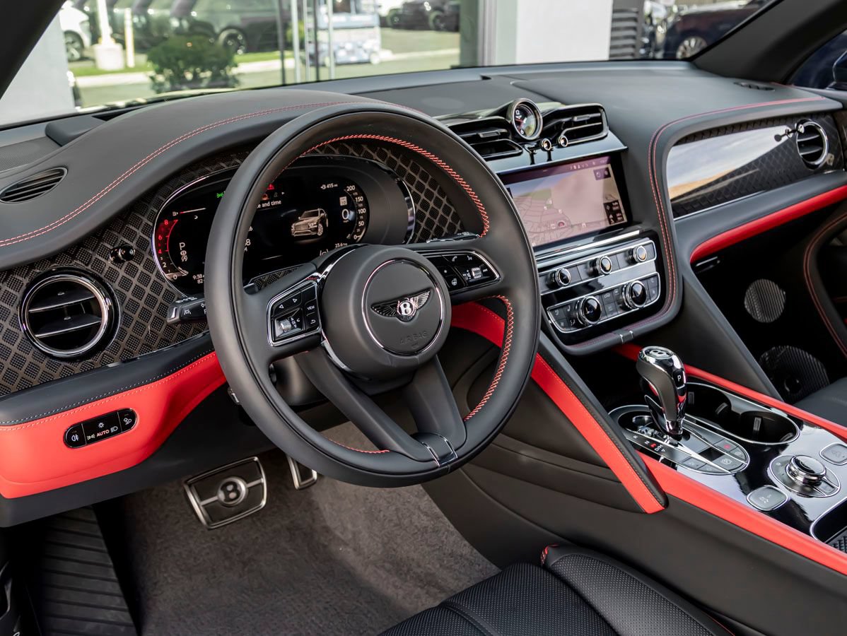Certified 2025 Bentley Bentayga AWD/4WD image 19