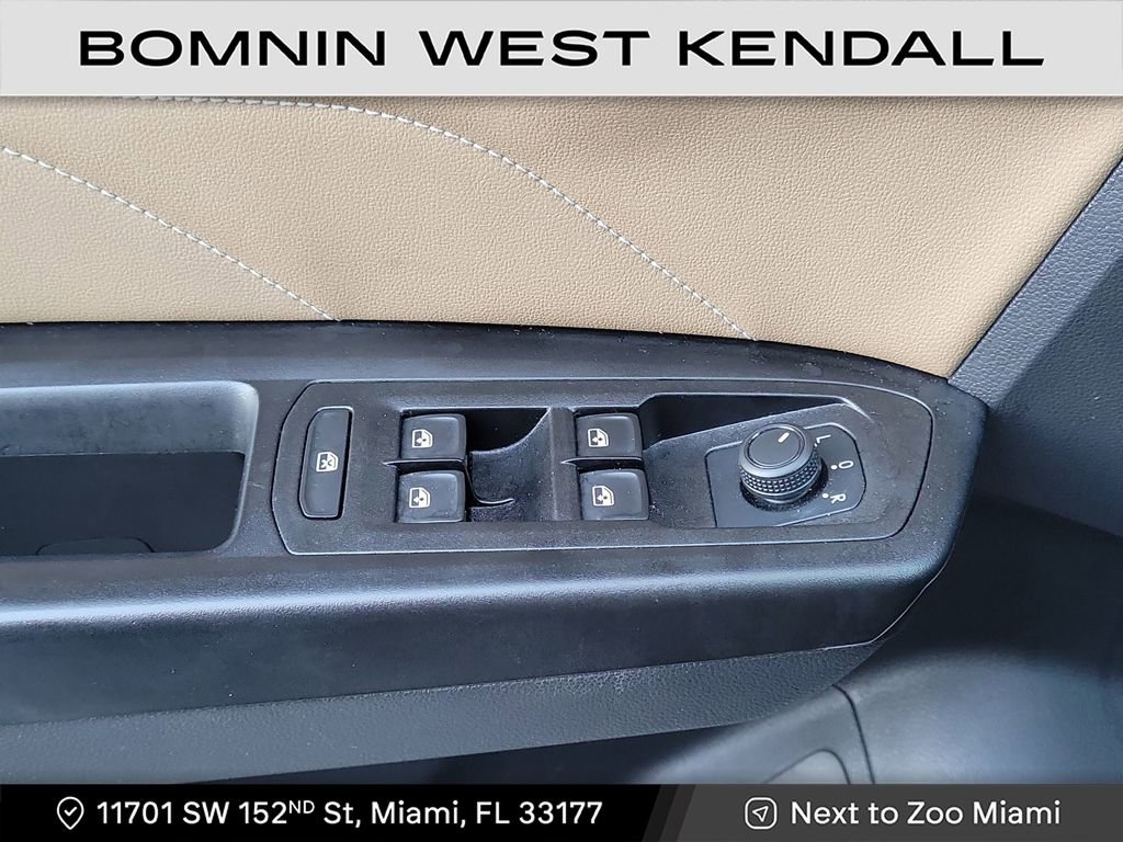 Used 2020 Volkswagen Atlas Cross Sport SEL image 29