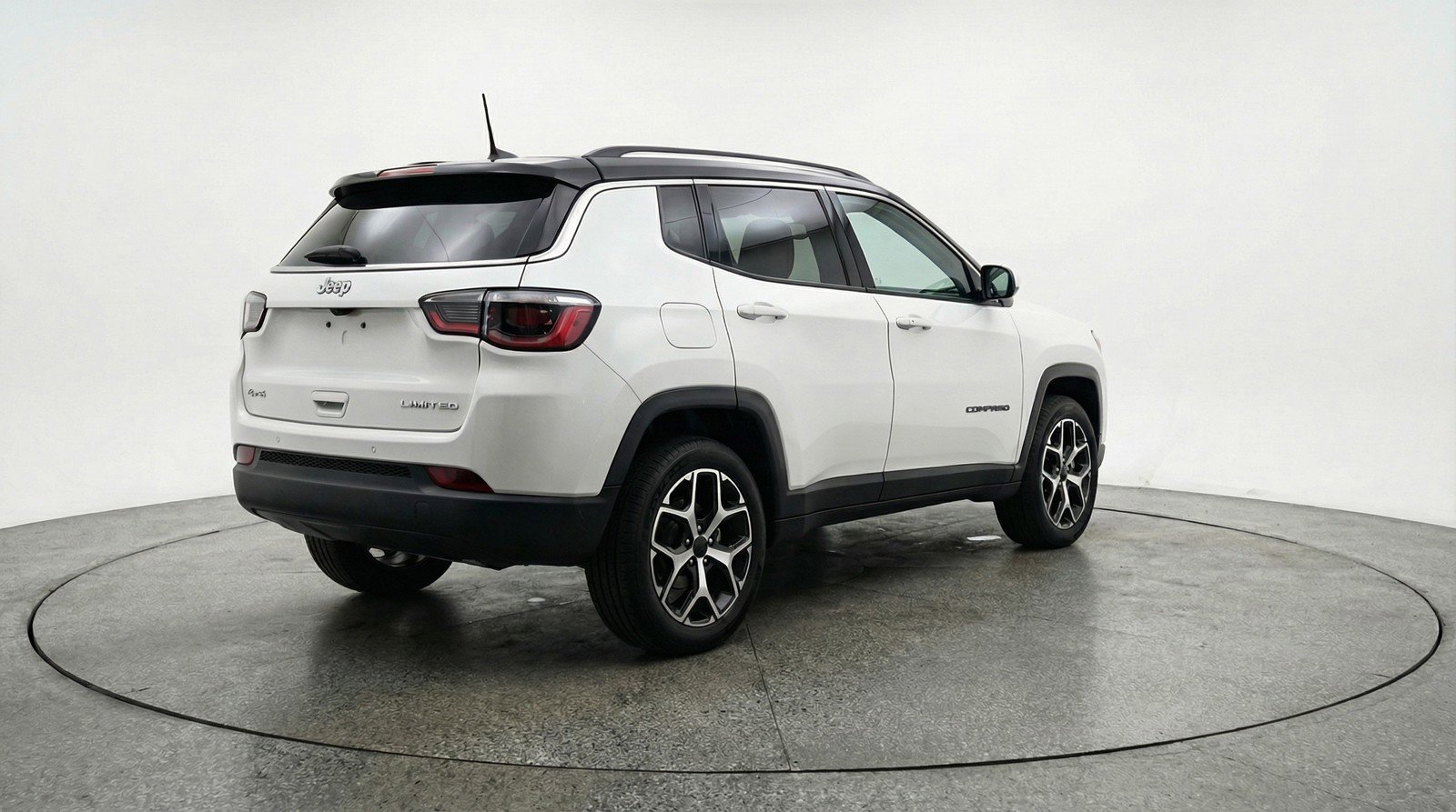 Used 2025 Jeep Compass Limited AWD/4WD image 9
