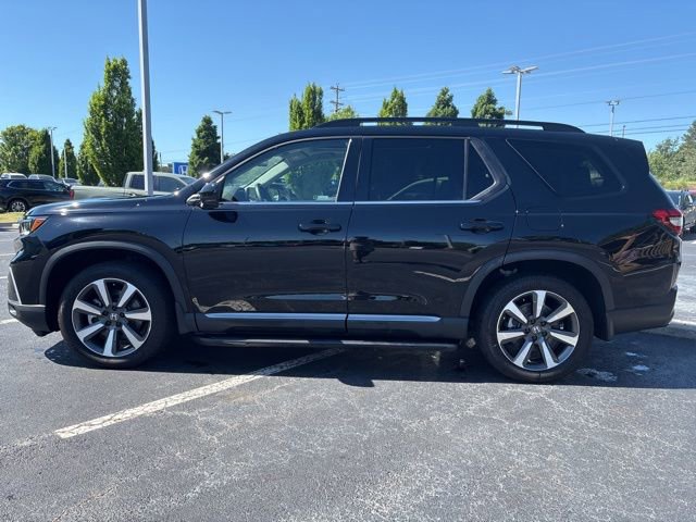 Used 2025 Honda Pilot Touring image 12