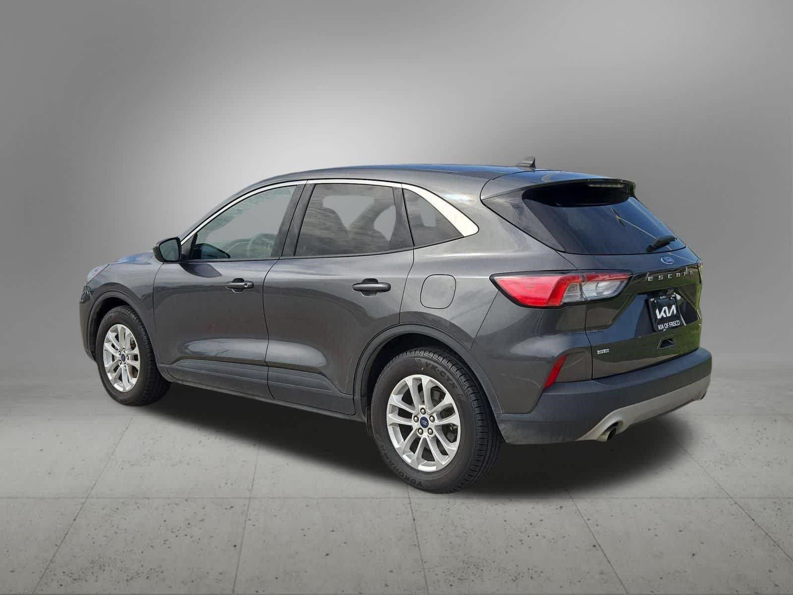 Used 2020 Ford Escape SE FWD image 4