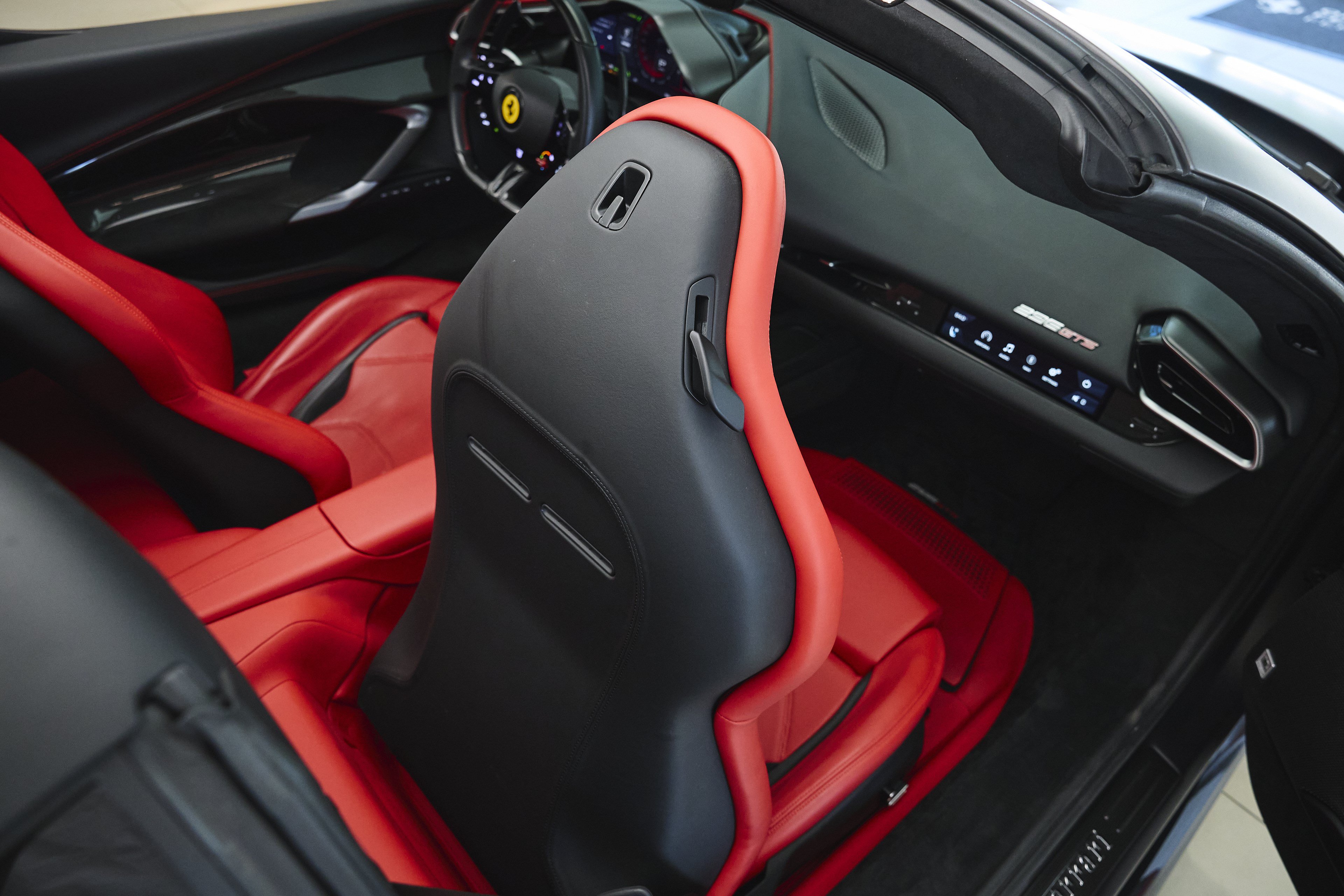 Used 2023 Ferrari 296 GTS RWD image 59