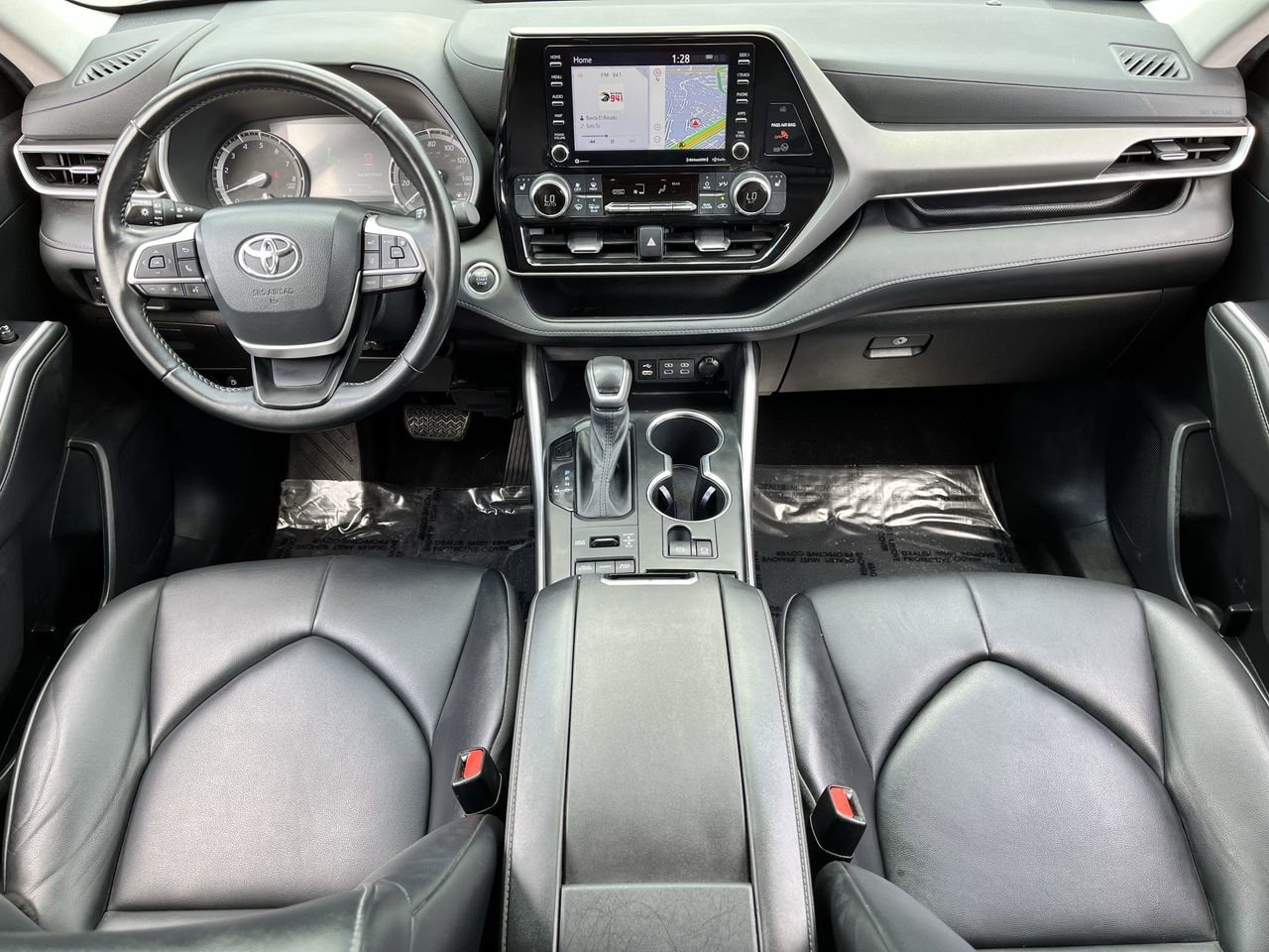 Used 2022 Toyota Highlander XLE image 9