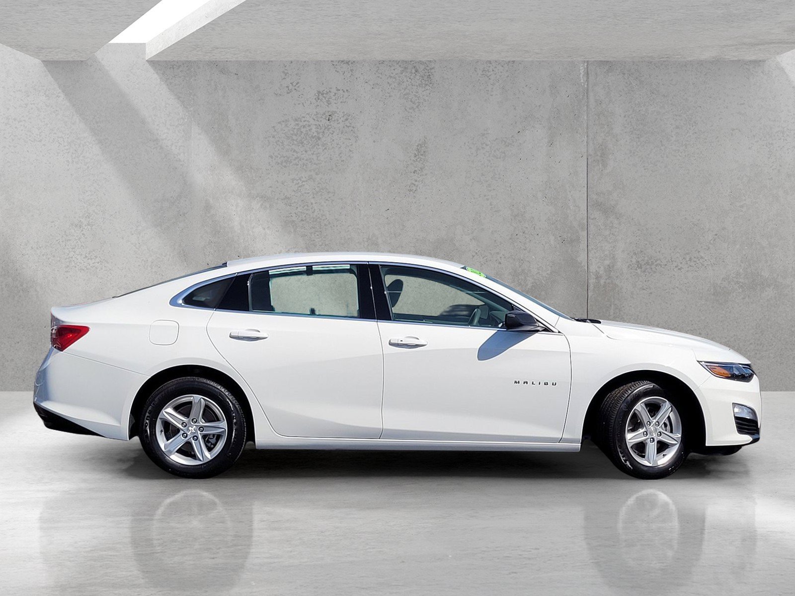Used 2023 Chevrolet Malibu LS FWD image 4