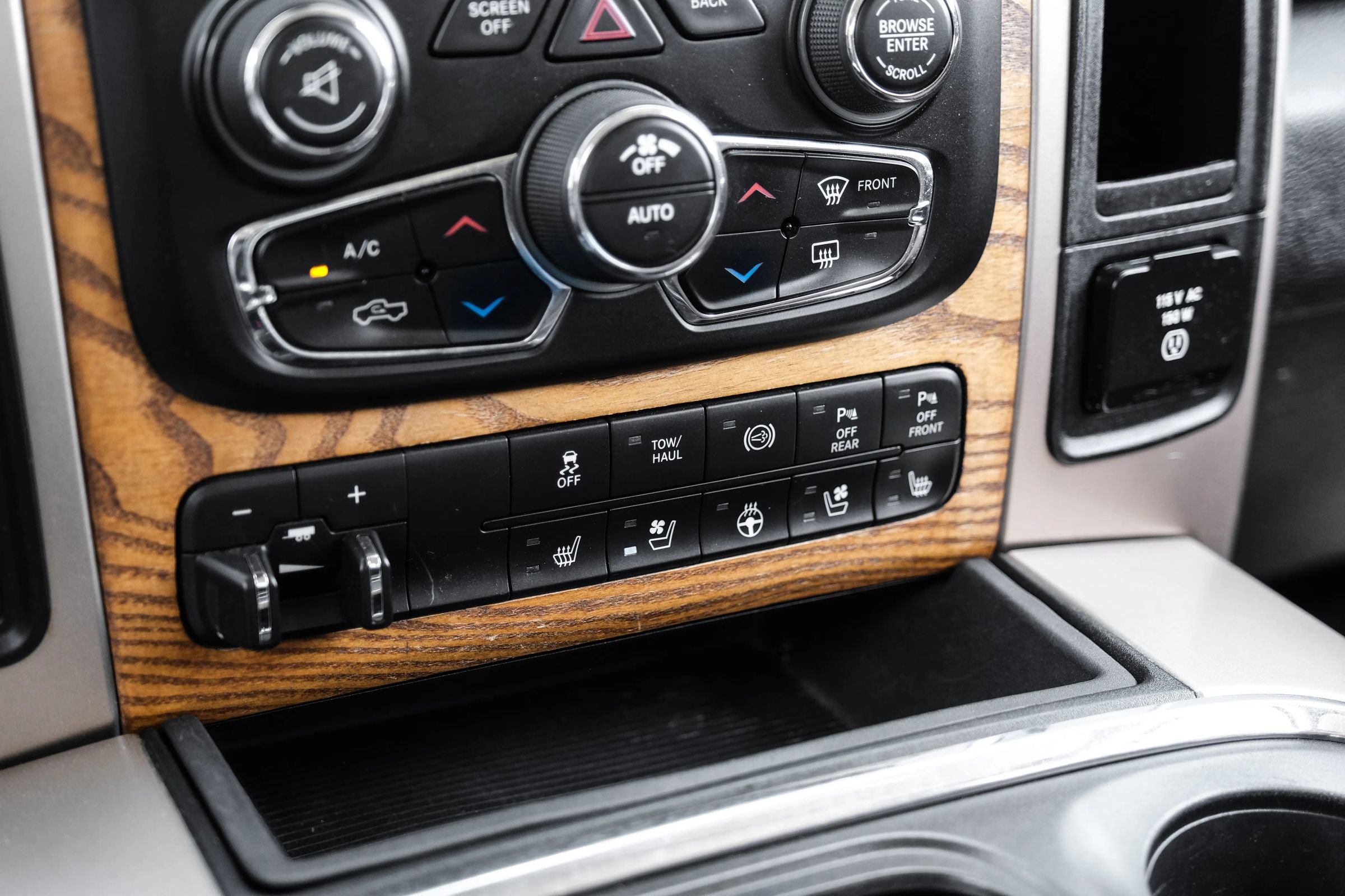 Used 2016 RAM 2500 Longhorn AWD/4WD image 33