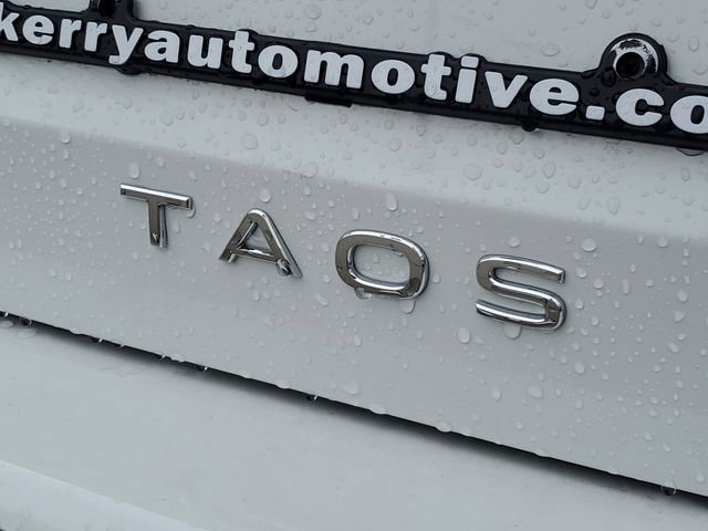 New 2026 Volkswagen Taos SE image 6