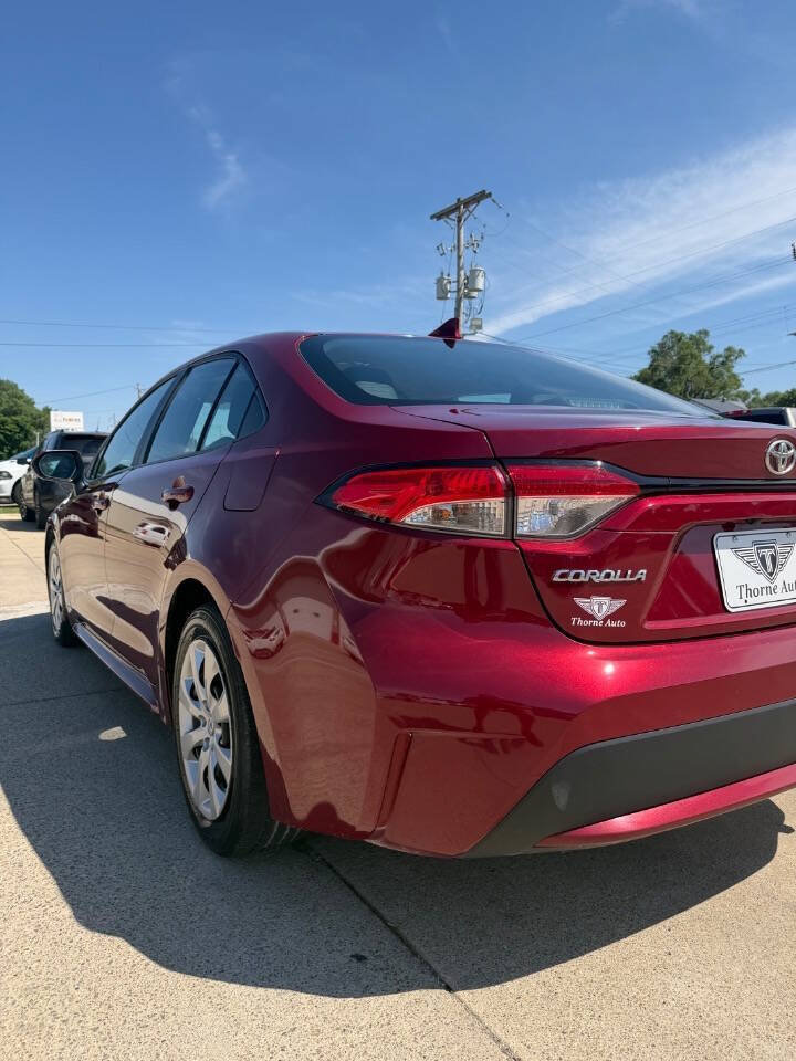 Used 2022 Toyota Corolla LE w/ Carpet Mat Package (TMS) FWD image 3
