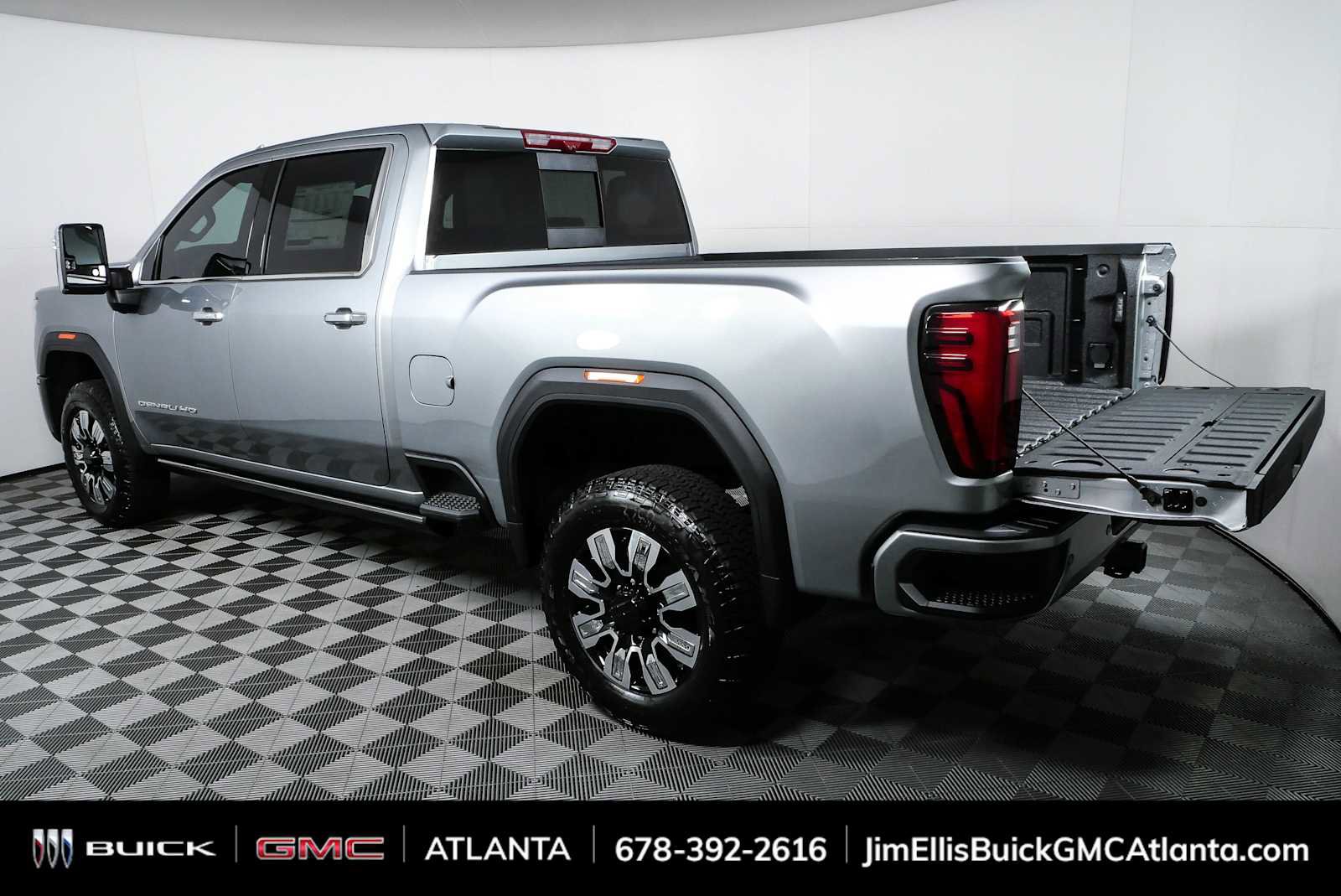 New 2026 GMC Sierra 2500 Denali w/ Denali Reserve Package AWD/4WD image 32