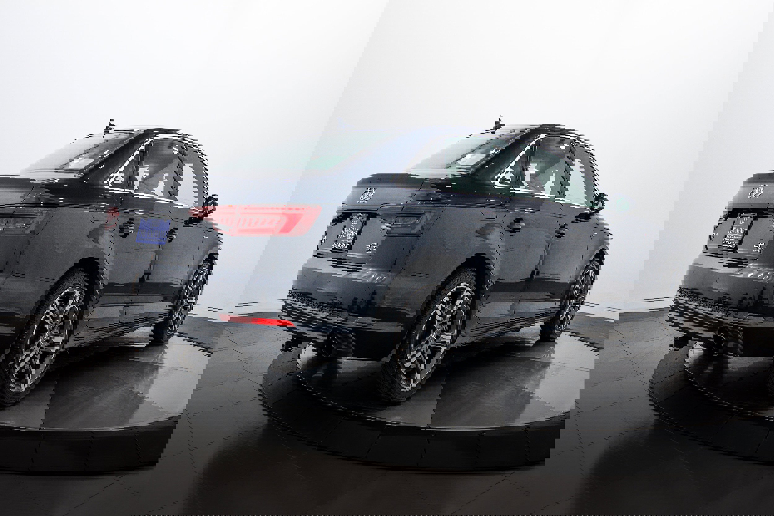 Used 2018 Audi A4 2.0T Premium Plus w/ Premium Plus Package image 4