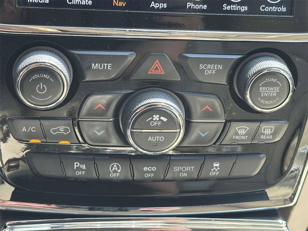 Used 2021 Jeep Grand Cherokee Limited image 11