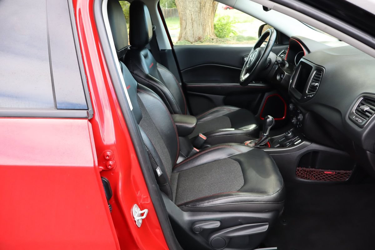 Used 2018 Jeep Compass Trailhawk AWD/4WD image 22