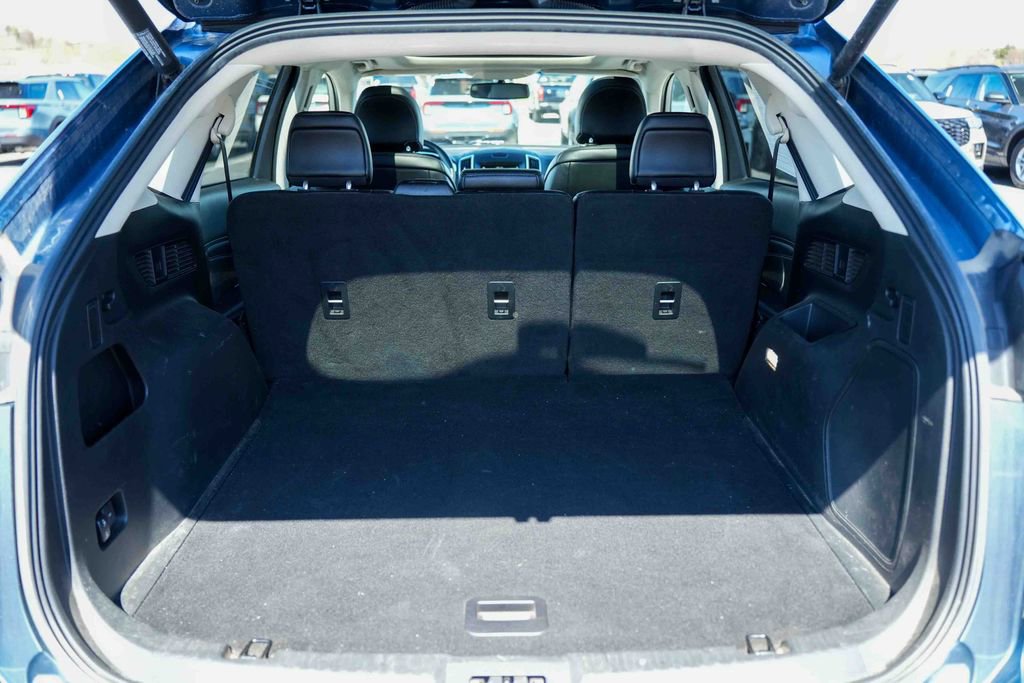 Used 2018 Ford Edge Titanium w/ Equipment Group 301A AWD/4WD image 11