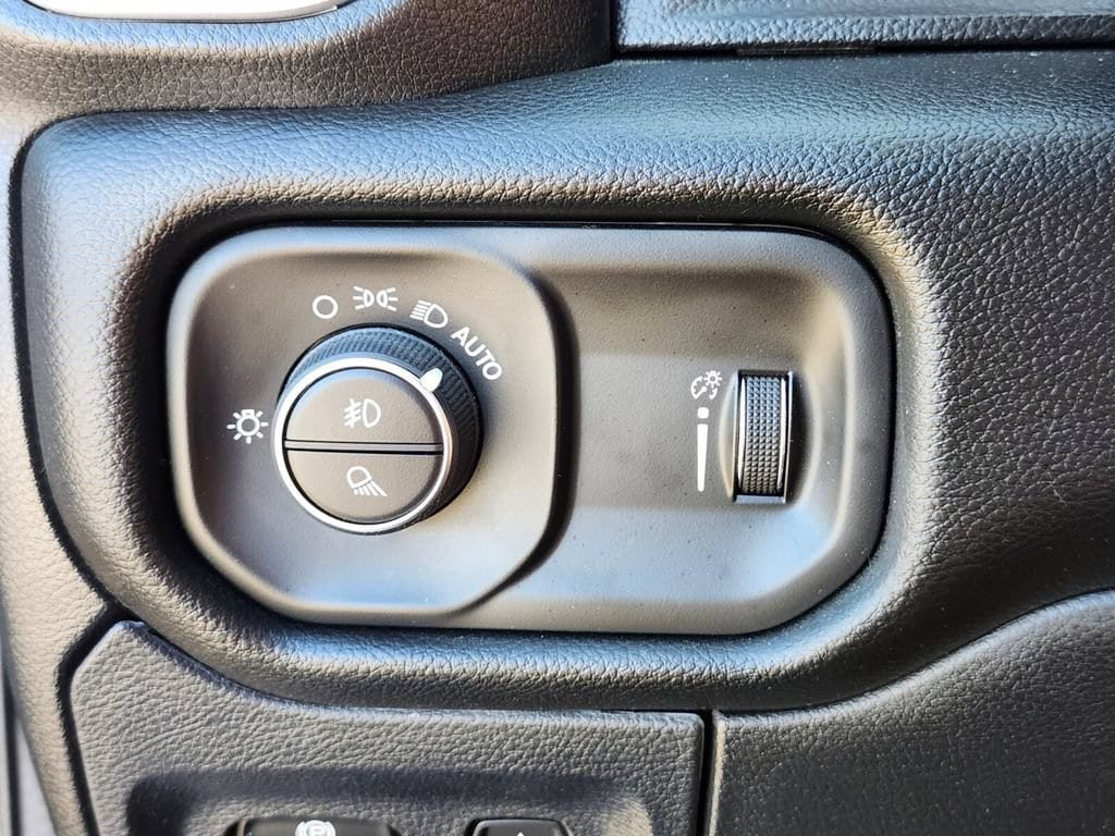 Used 2023 RAM 1500 Big Horn AWD/4WD image 21