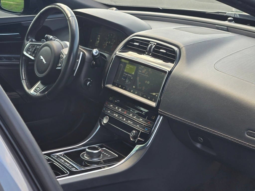 Used 2019 Jaguar XE R-Sport RWD image 9