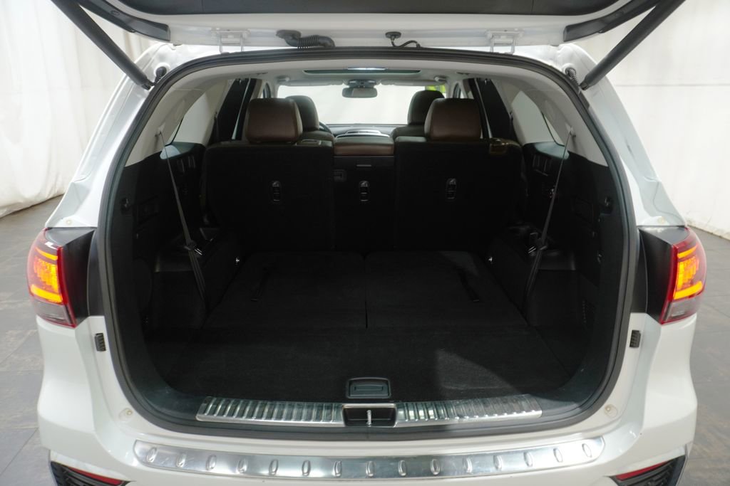 Used 2019 Kia Sorento SX w/ SX Touring Package AWD/4WD image 6