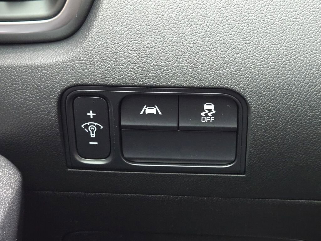 Used 2023 Kia Sorento S image 23