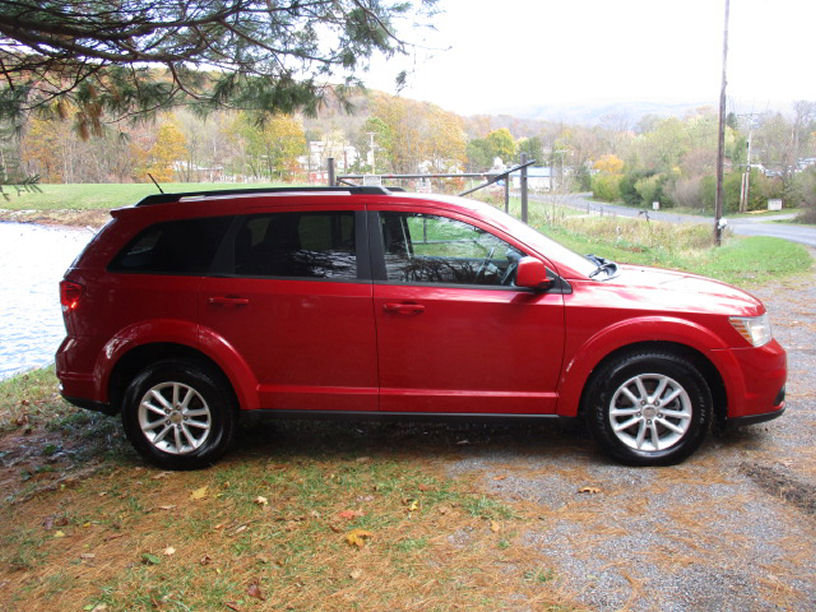 Used 2014 Dodge Journey SXT image 4