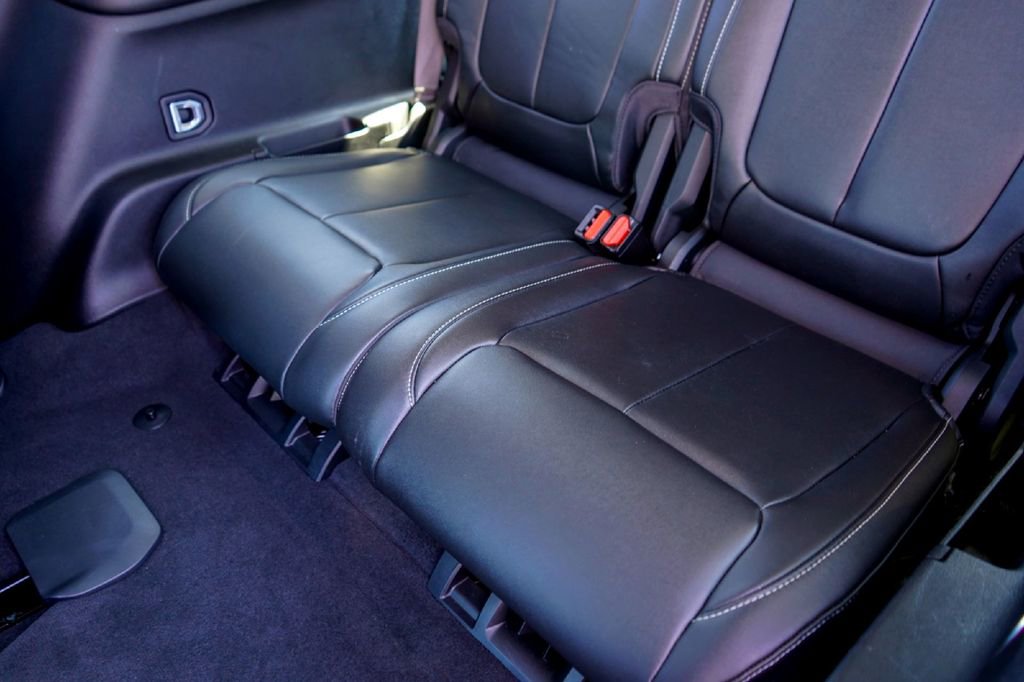 Used 2023 Jeep Grand Cherokee L Limited image 24