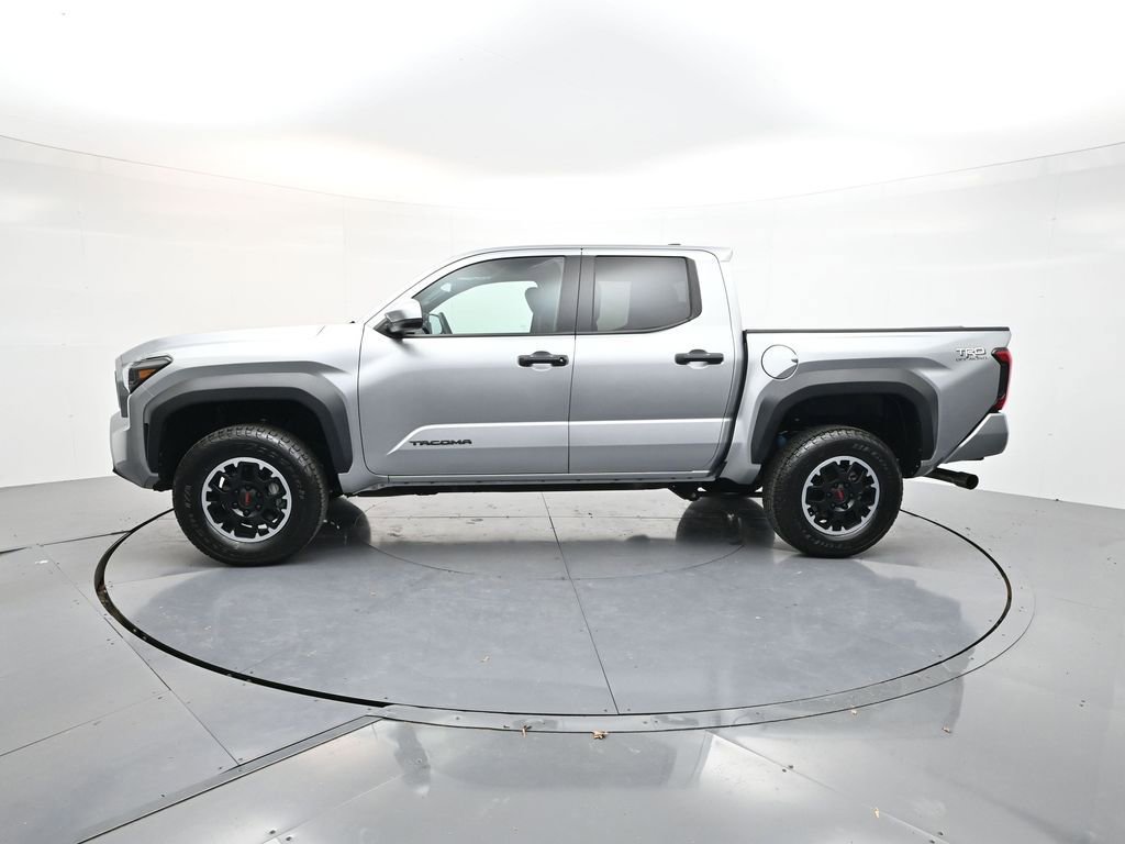 Used 2024 Toyota Tacoma TRD Off-Road image 4