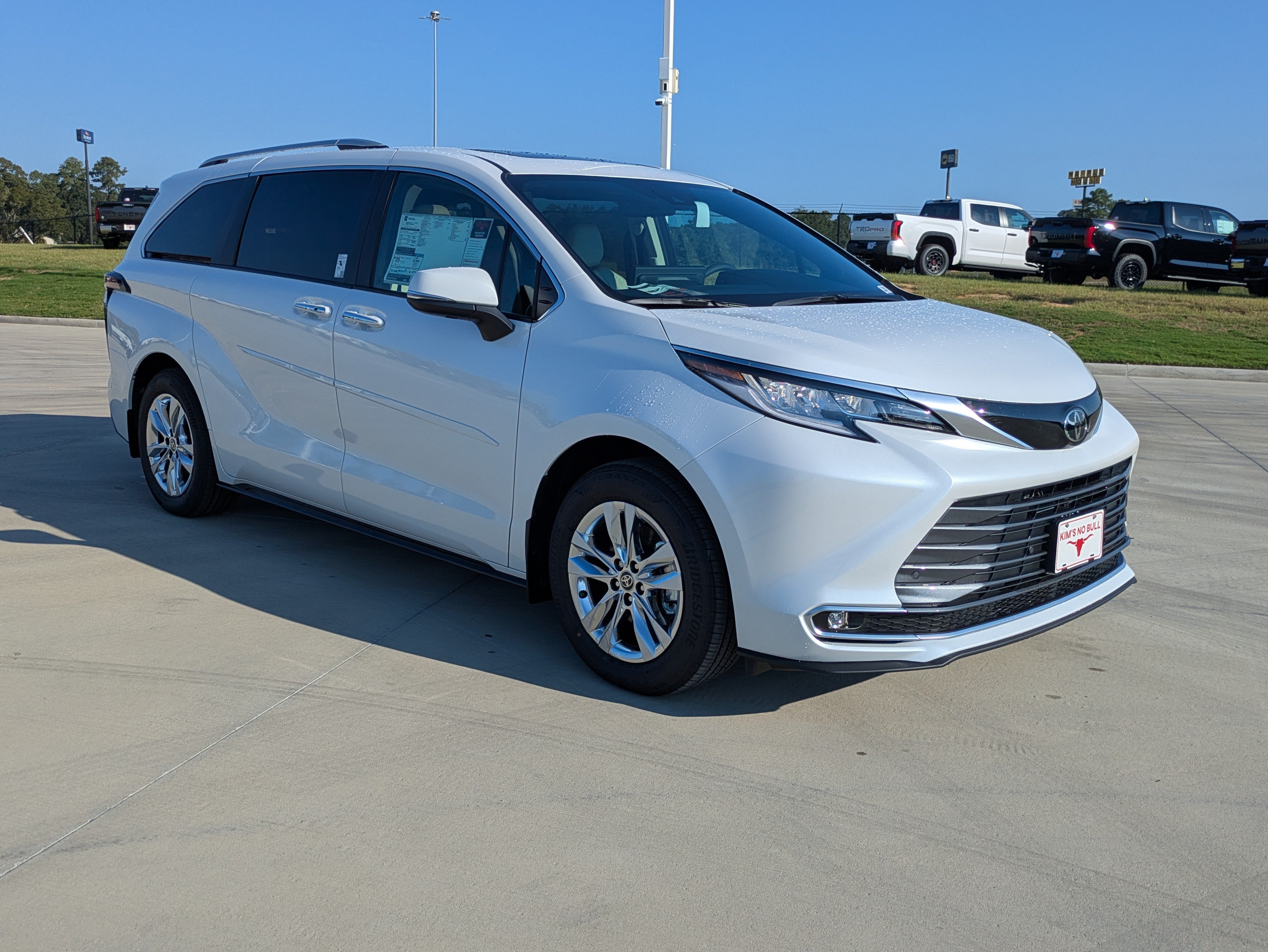 New 2026 Toyota Sienna Limited AWD/4WD image 7